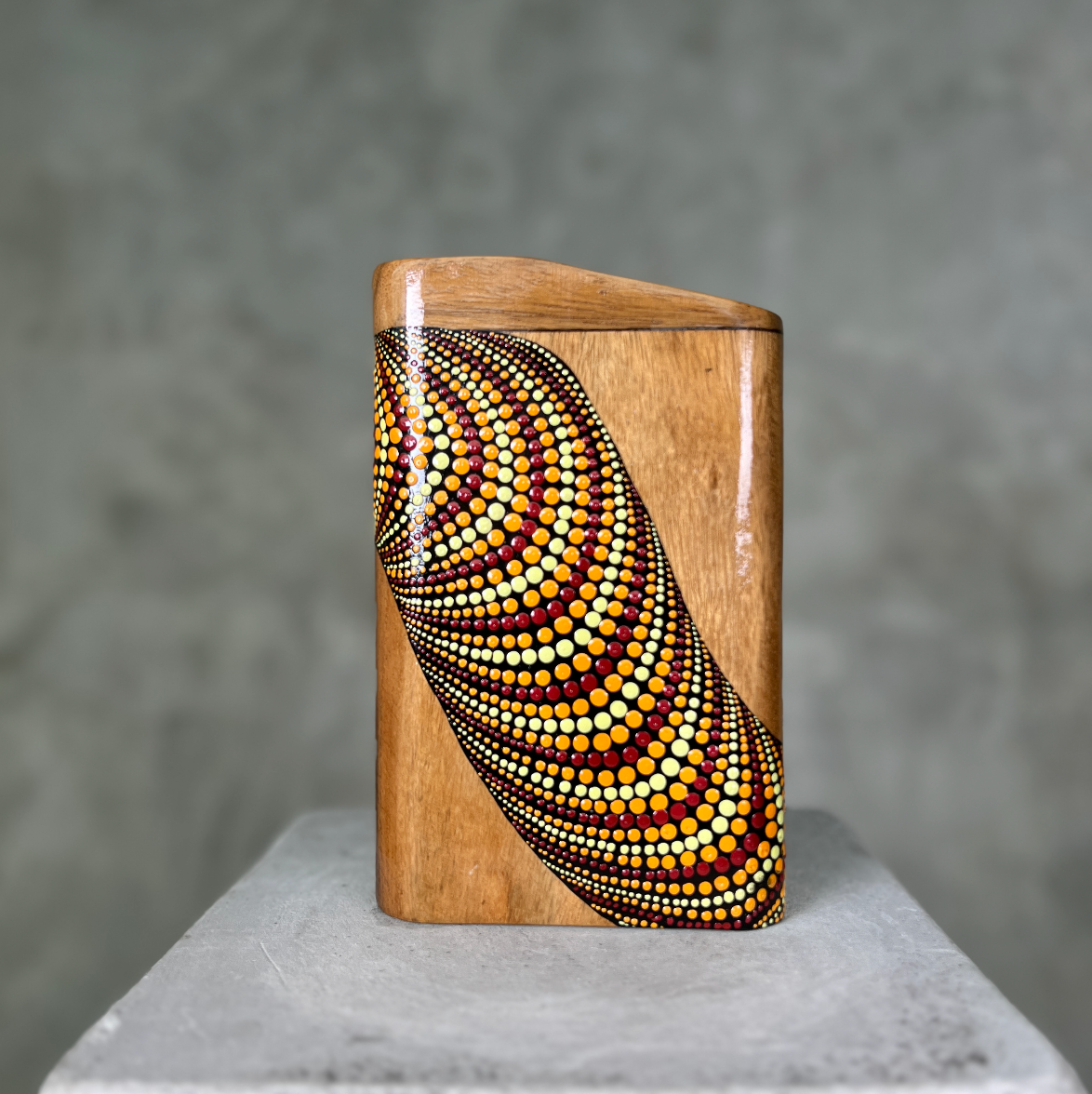 Box Didgeridoo Getting Zoomed in on